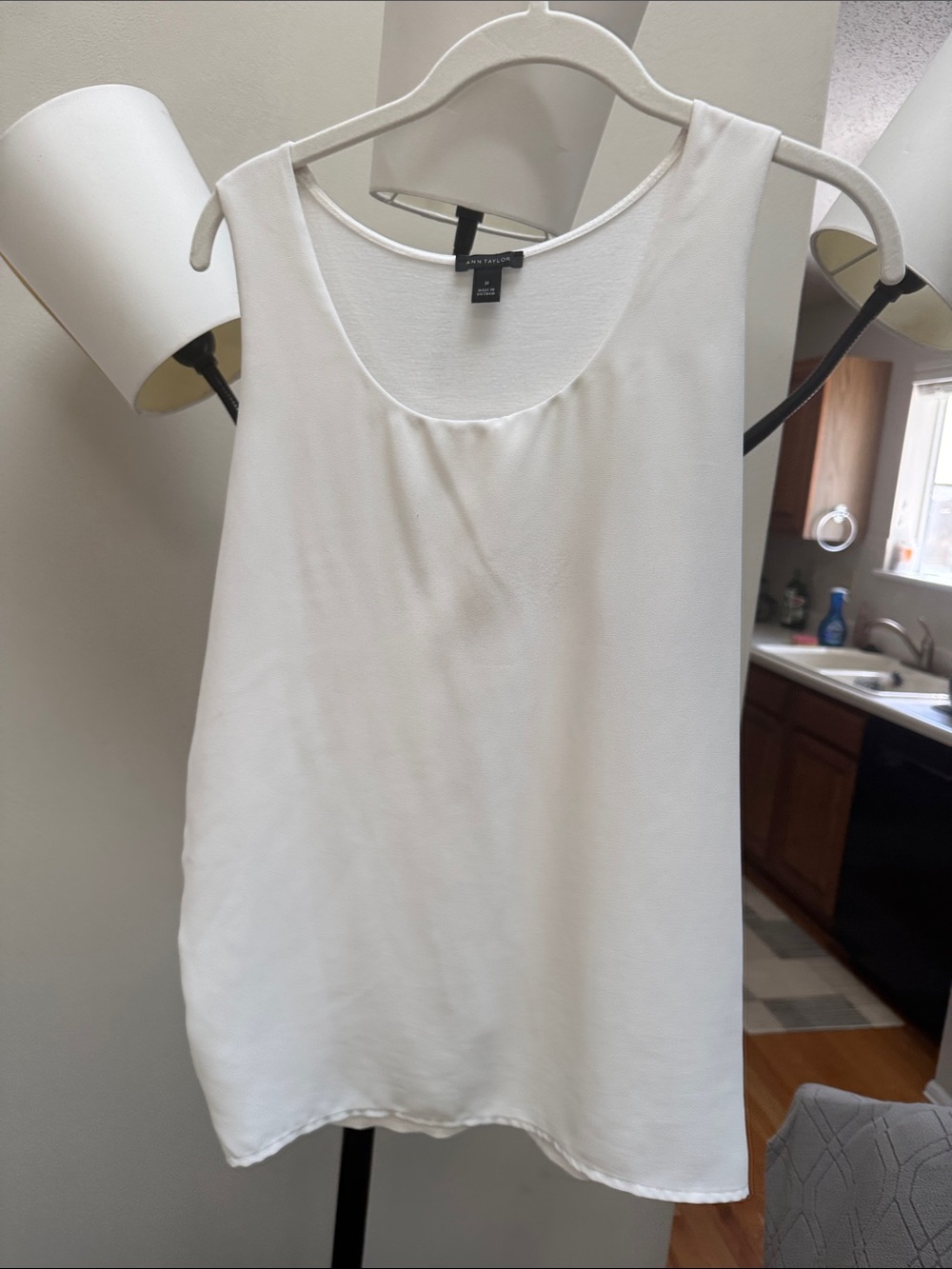 Ann Taylor White Scoop Neck Sleeveless Camisole